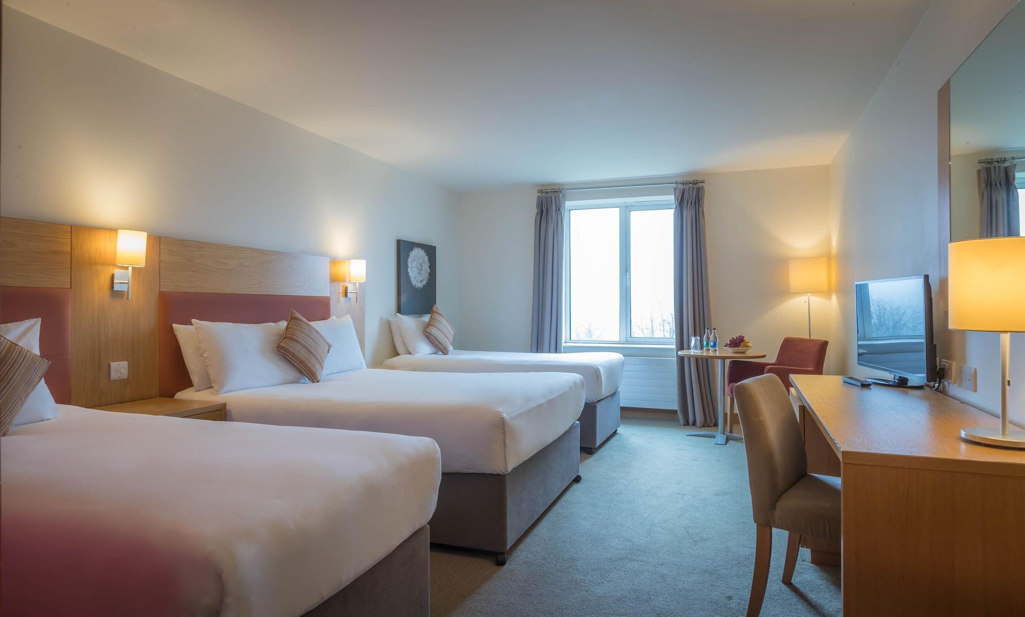 Maldron Hotel Portlaoise Bagian luar foto