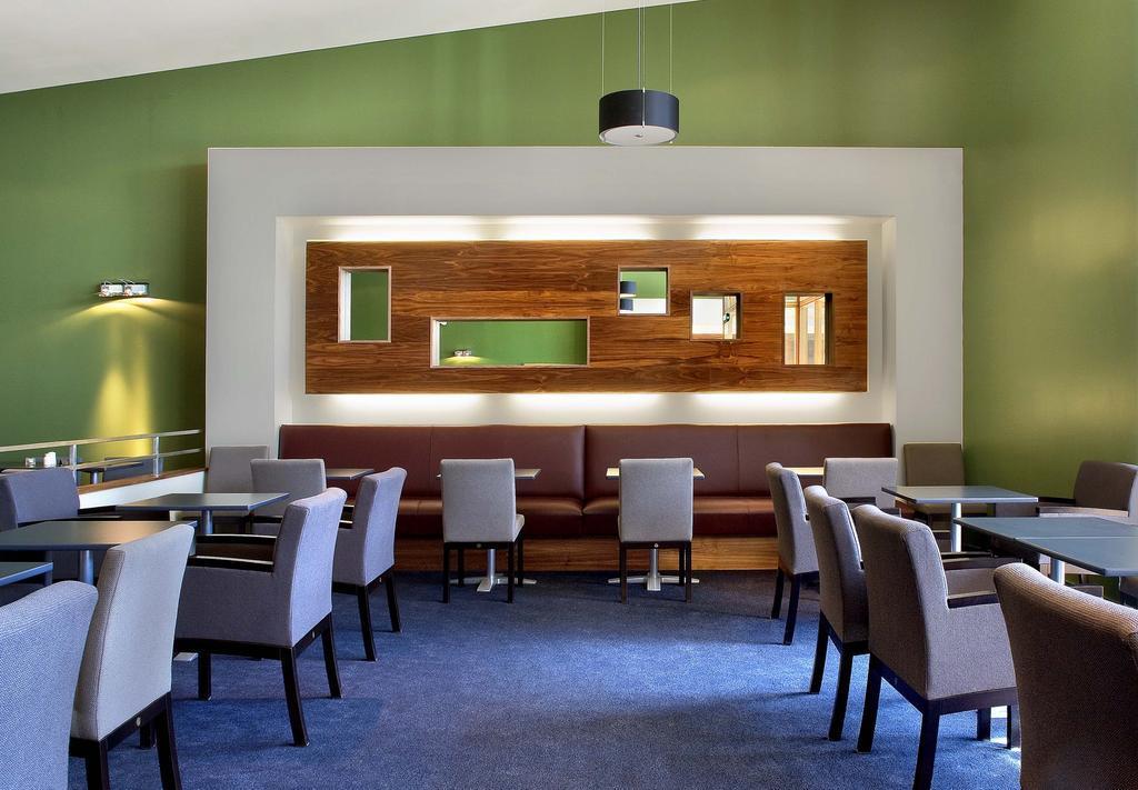Maldron Hotel Portlaoise Bagian luar foto