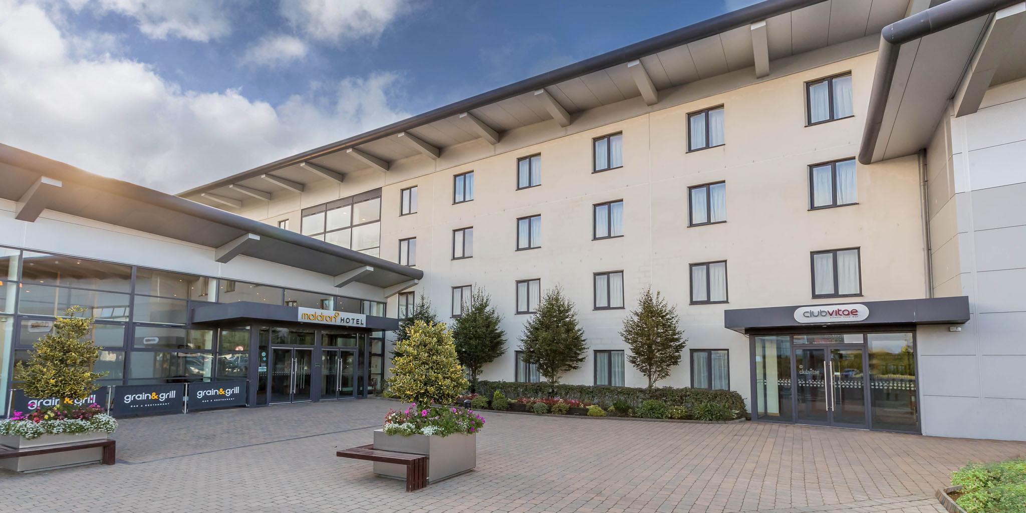 Maldron Hotel Portlaoise Bagian luar foto