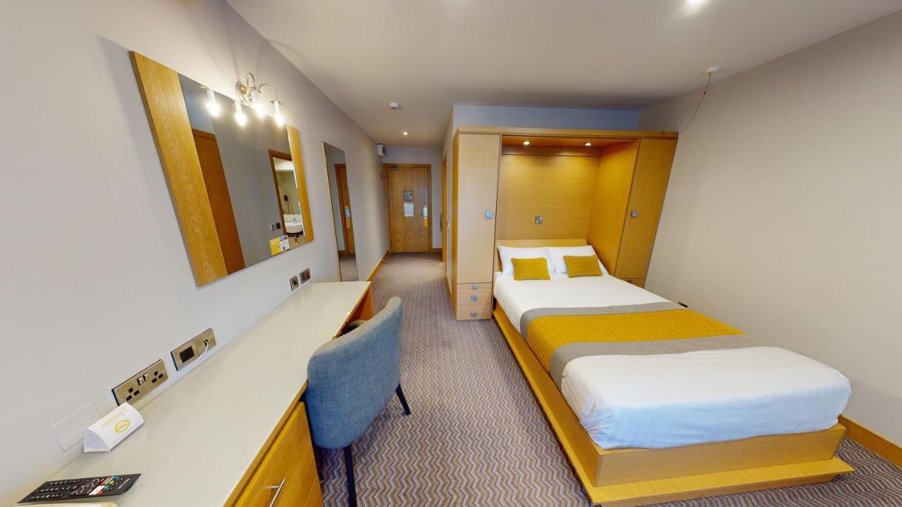Maldron Hotel Portlaoise Bagian luar foto