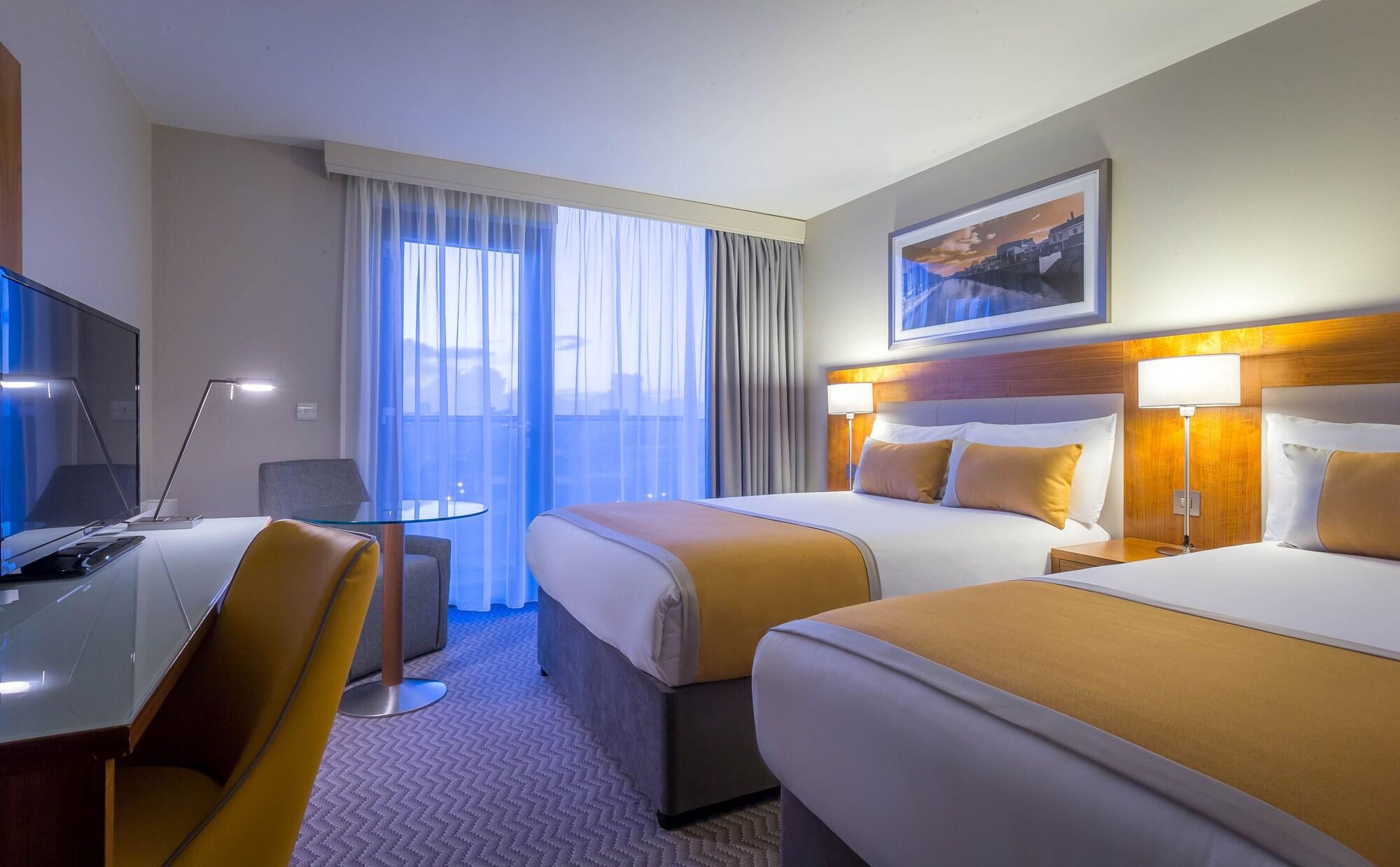 Maldron Hotel Portlaoise Bagian luar foto