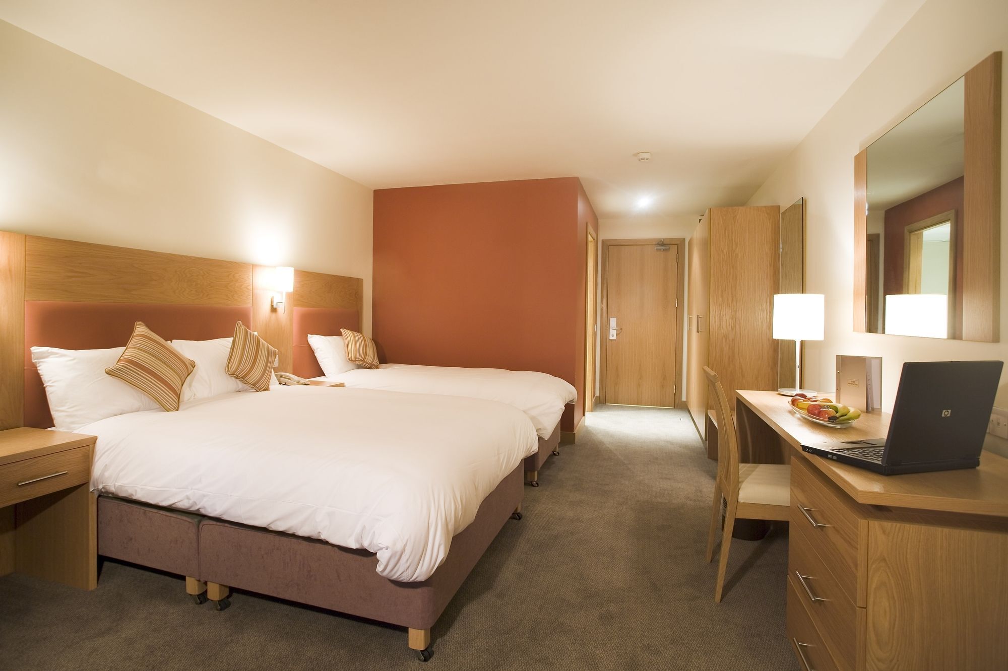 Maldron Hotel Portlaoise Bagian luar foto